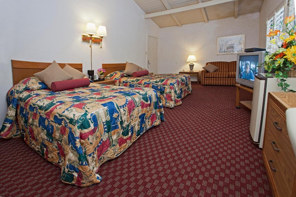 Town House Motel Image 12