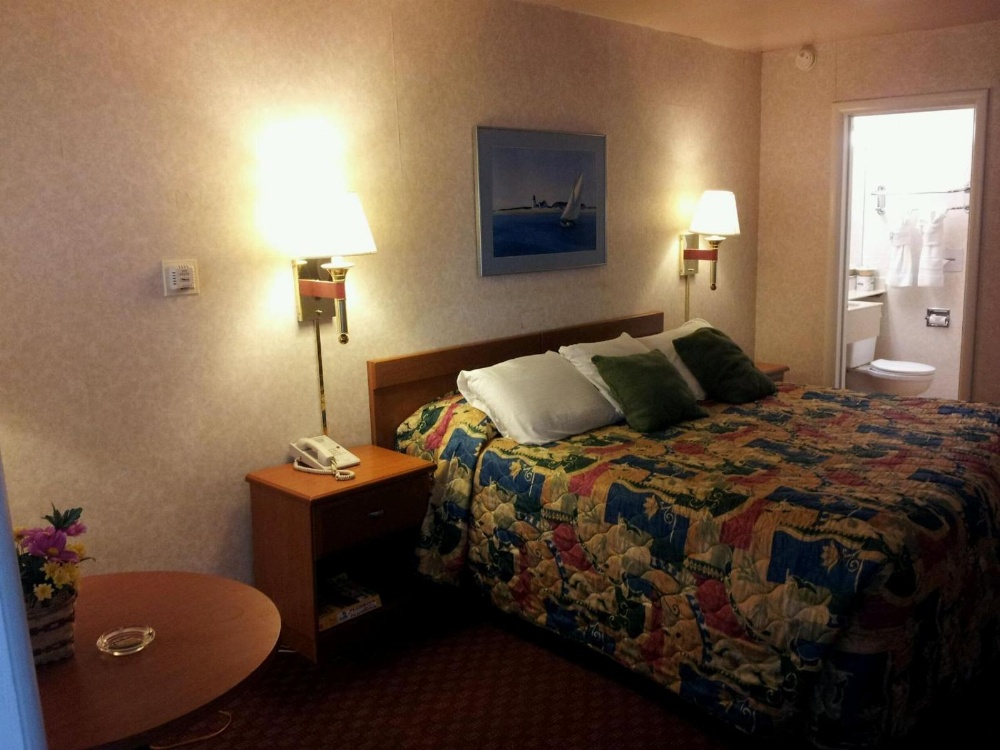 Town House Motel Image 18