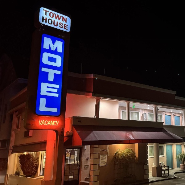 Town House Motel image 1